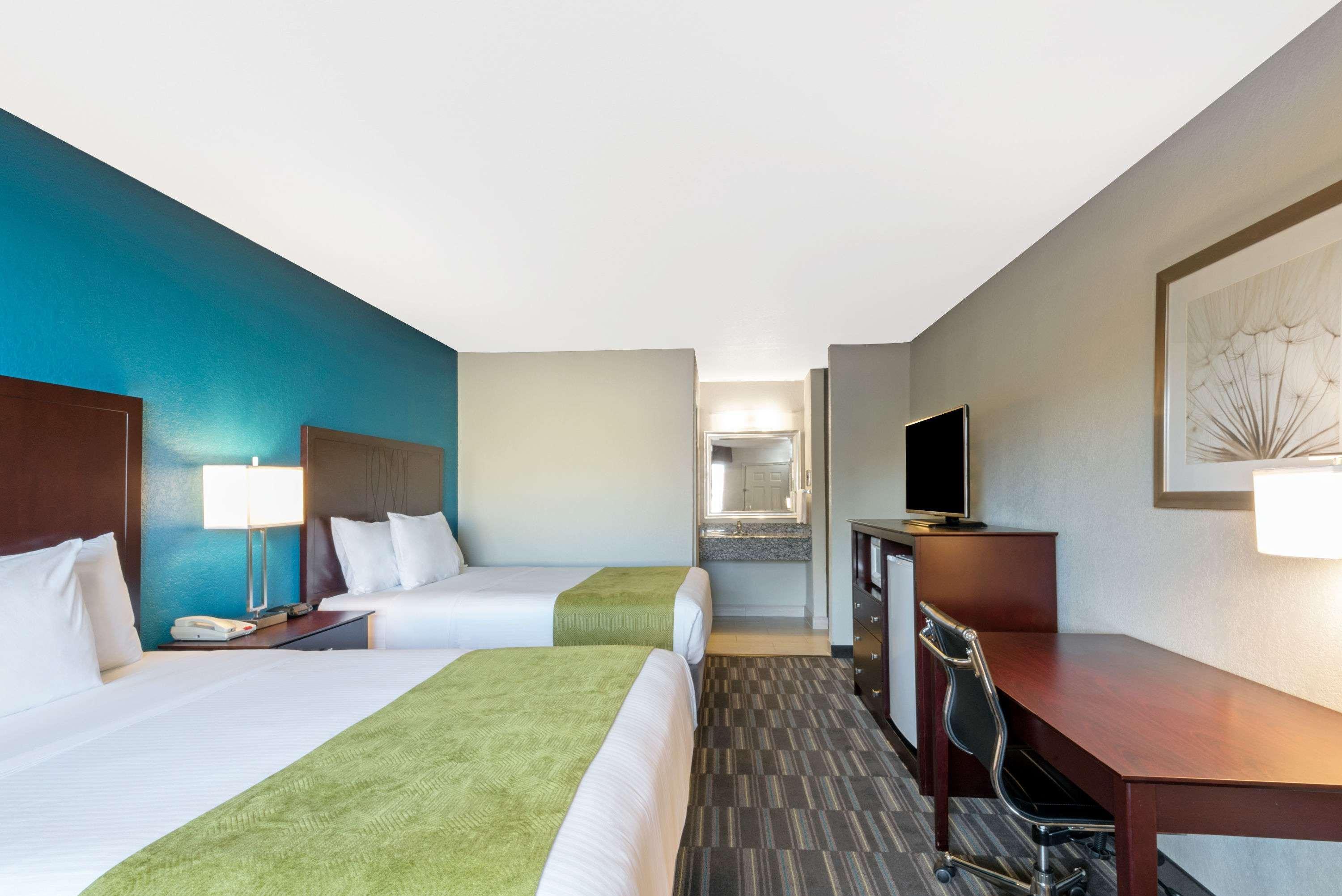 Days Inn By Wyndham Snyder Eksteriør bilde